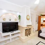 شقة Spiti Christos Apartment, Viros
