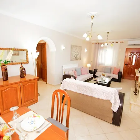 Spiti Christos Apartment, Viros *