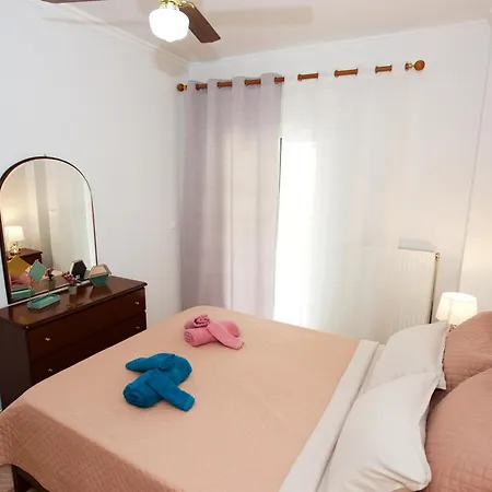 Spiti Christos Apartment, Viros Apartment *