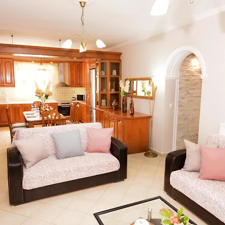 Spiti Christos Apartment, Viros * Corfu (city)