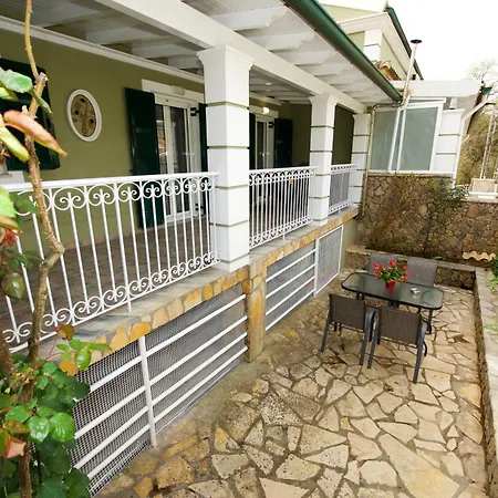 شقة Spiti Christos Apartment, Viros *