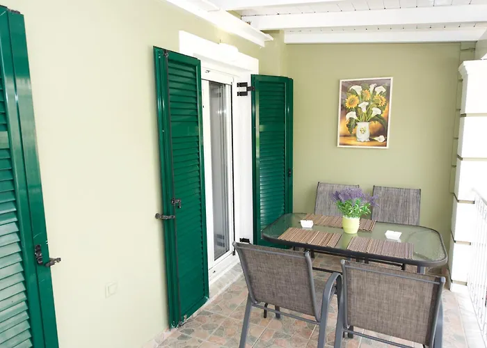 Spiti Christos Apartment, Viros Appartement *