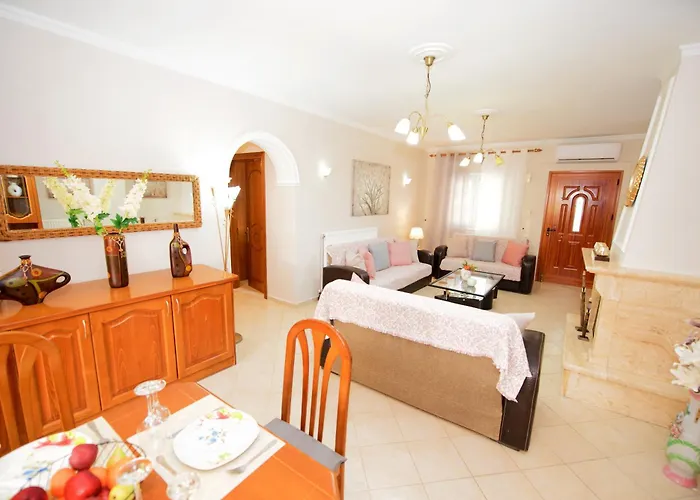 Spiti Christos Apartment, Viros *
