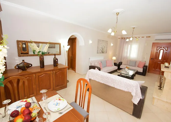 Spiti Christos Apartment, Viros * Corfu (city)