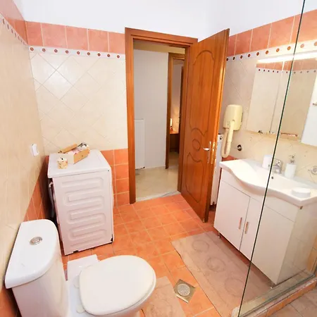 דירה Spiti Christos Apartment, Viros